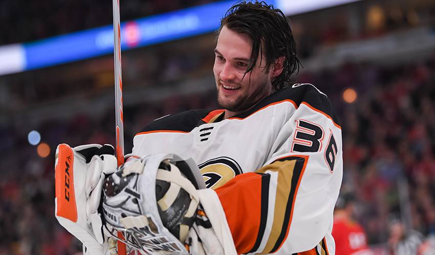 Pros and Cons of the Flyers Trading For John&nbsp;Gibson